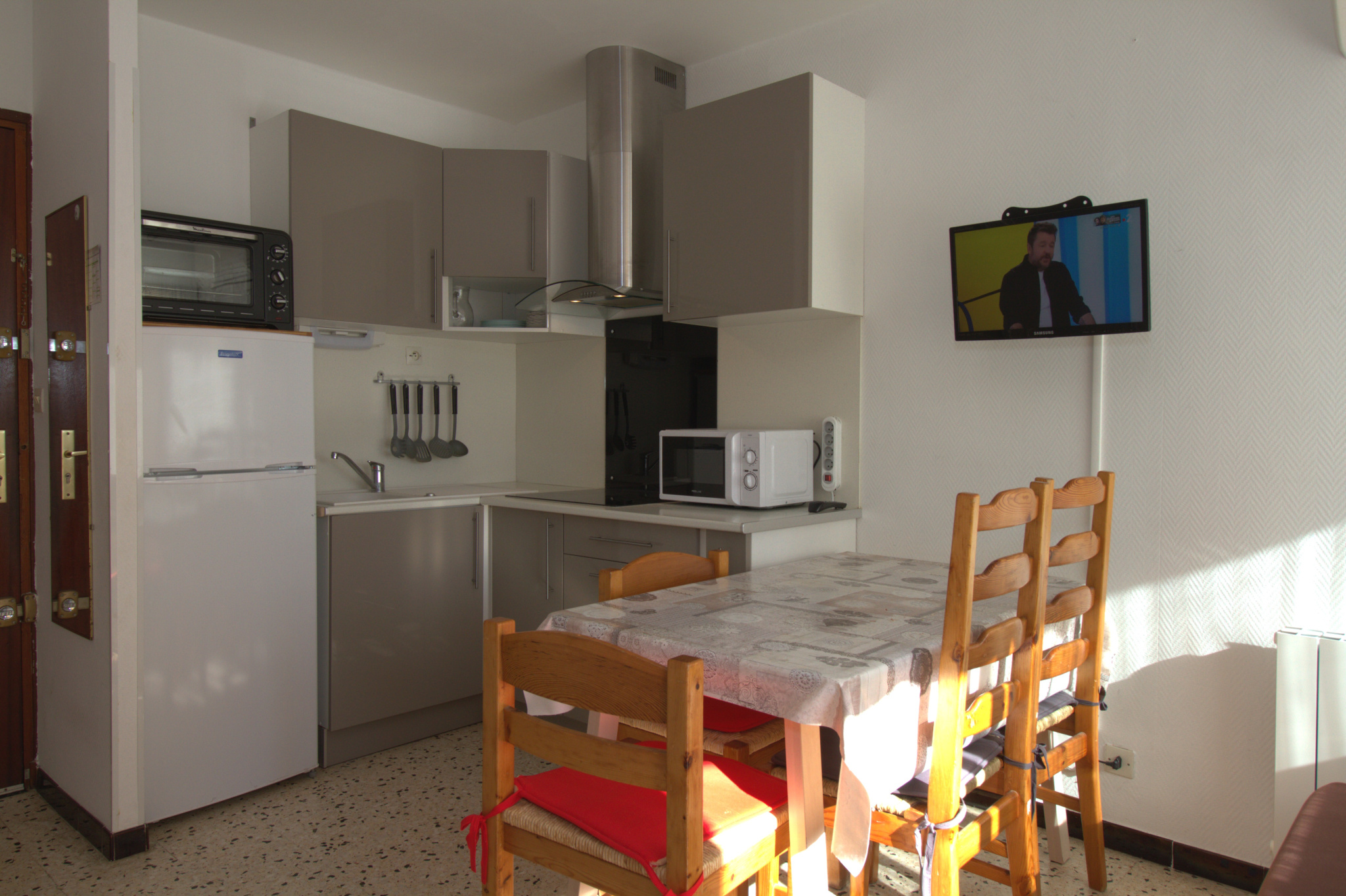 Photo 2