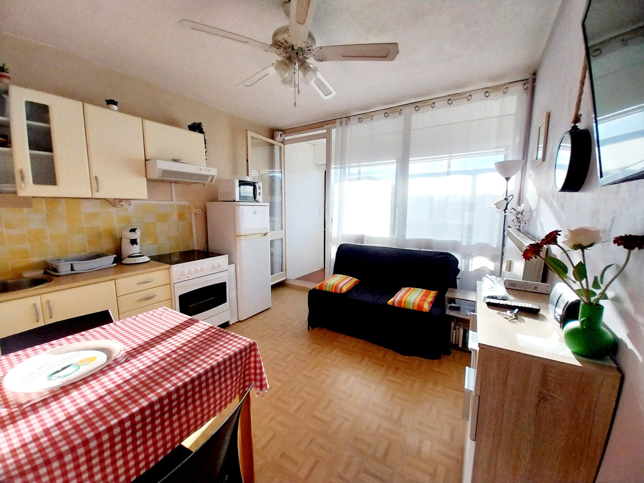 Photo 1