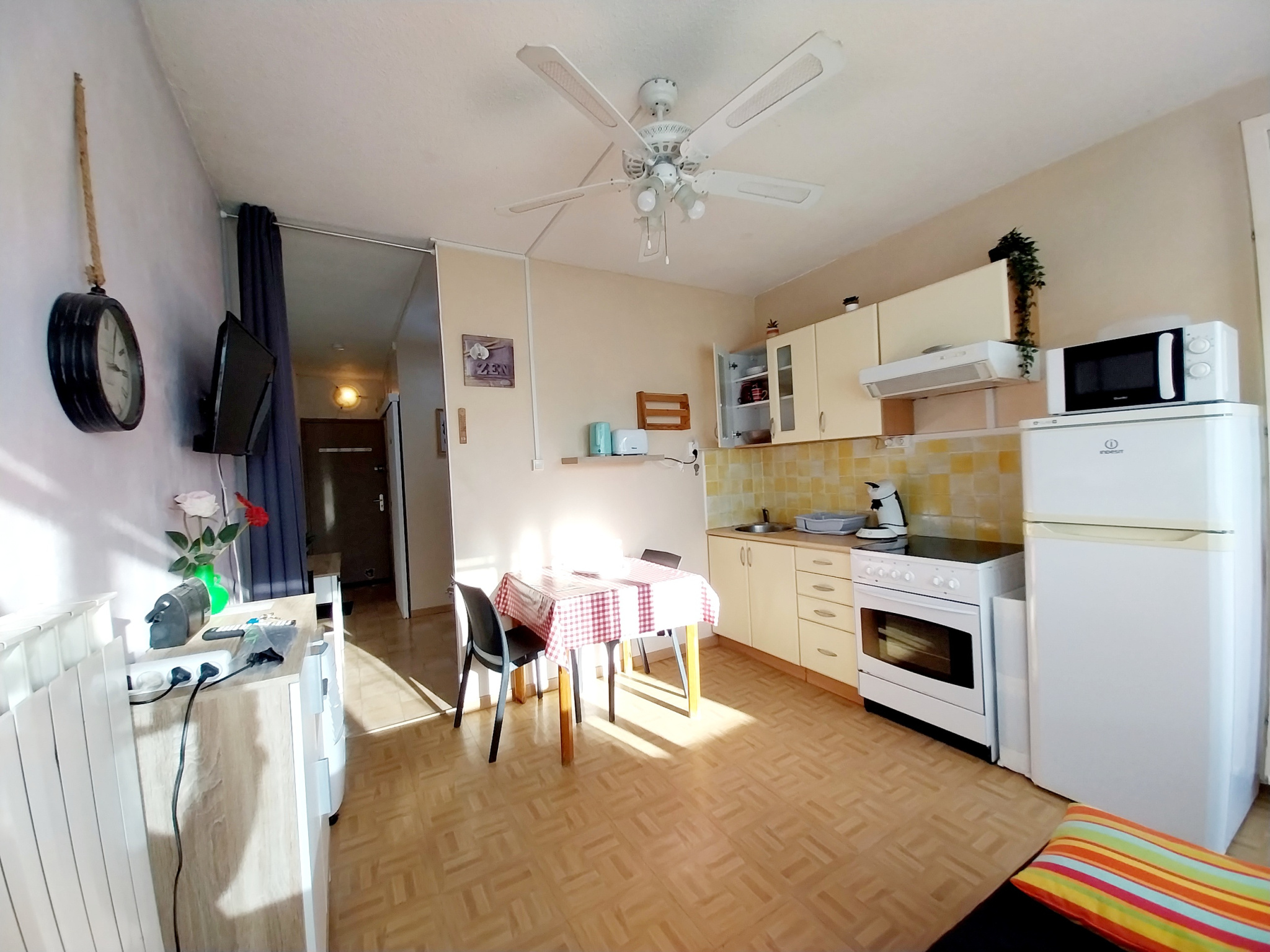 Photo 3